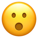 Visage avec bouche ouverte