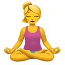 Femme dans la posture du lotus